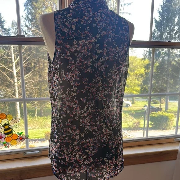 Express: Floral Sheer Sleeveless Top (EUC) - Picture 7 of 9